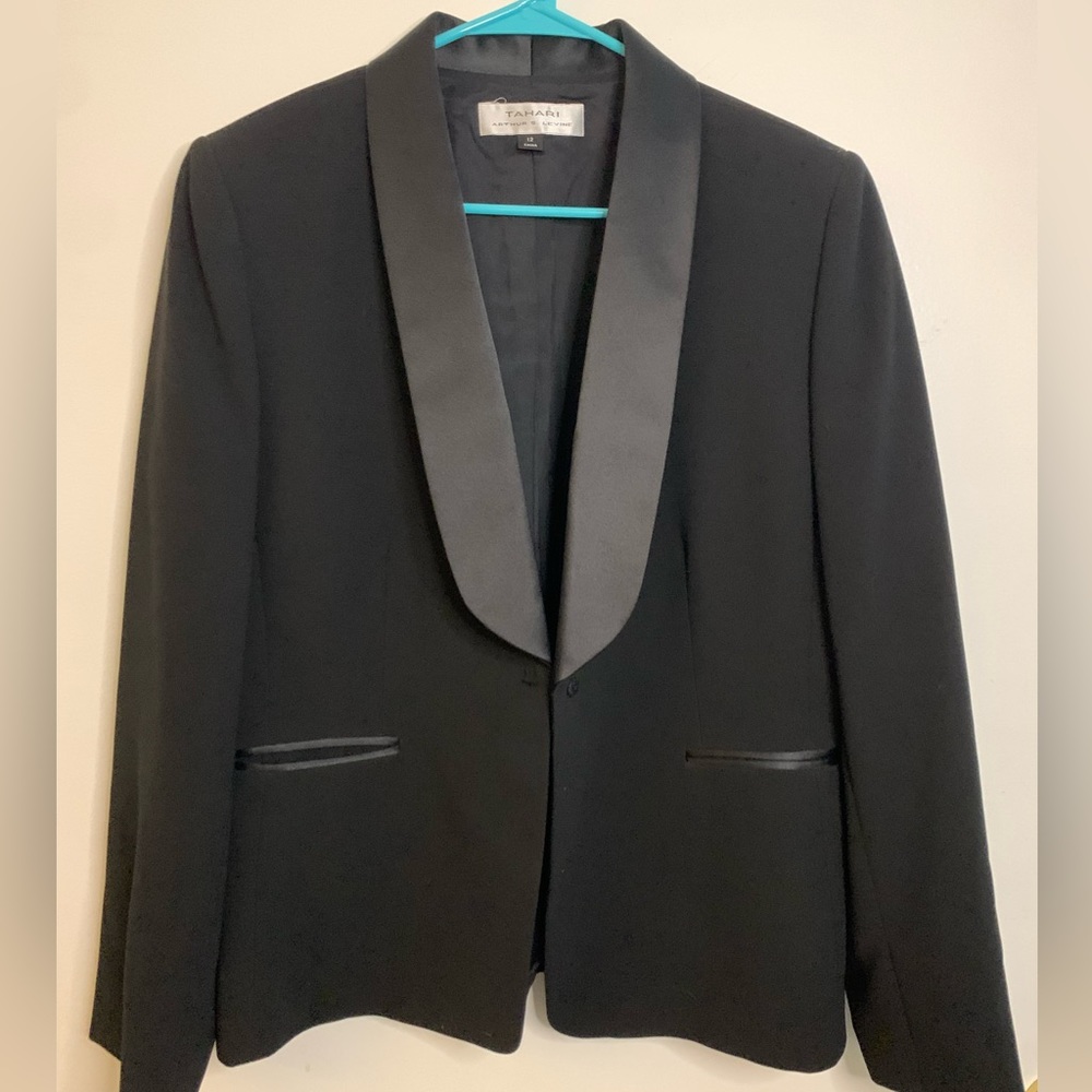 Vintage Tahari Blazer